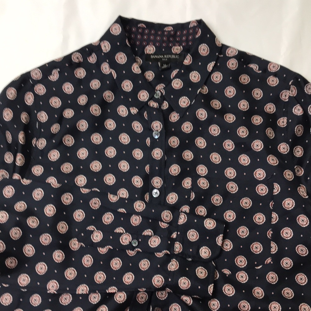 Banana republic  silk Button up blouse